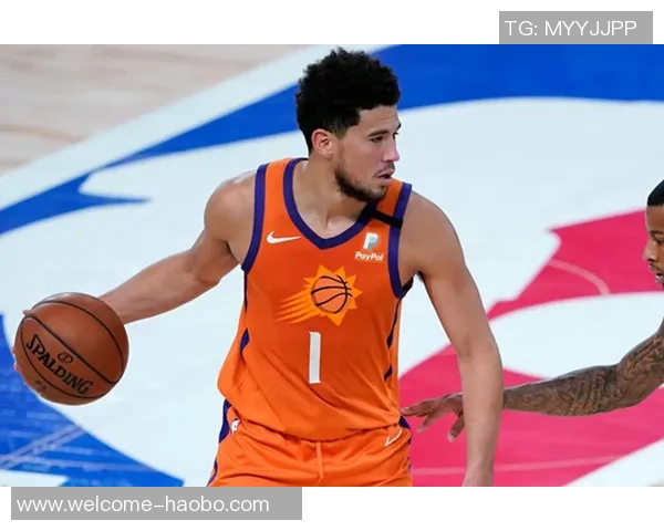 布克创历史新高前八场场均30分5助攻命中率超五成三分命中率达四成 布克创历史新高前八场场均30分5助攻命中率超五成三分命中率达四成