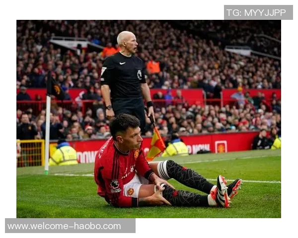 曼联后卫利桑德罗膝伤恢复接近尾声即将重返球队合练 曼联后卫利桑德罗膝伤恢复接近尾声即将重返球队合练