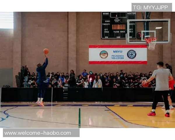 快船训练未取消哈登小卡祖巴茨等球员均在场上参与训练