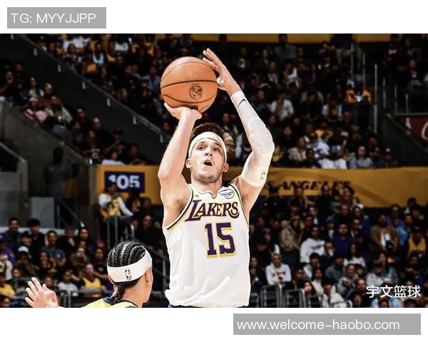 里夫斯坚定信心称球队需团结一心如老詹所言共同争胜